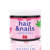 Obrázek produktu: Hans+ Hair & Nails Gummies s konopím, biotinem a zinkem v růžovém obalu s obrázkem kočky a konopného listu, na kterém jsou vyobrazeni gumoví medvídci ve tvaru srdíčka.