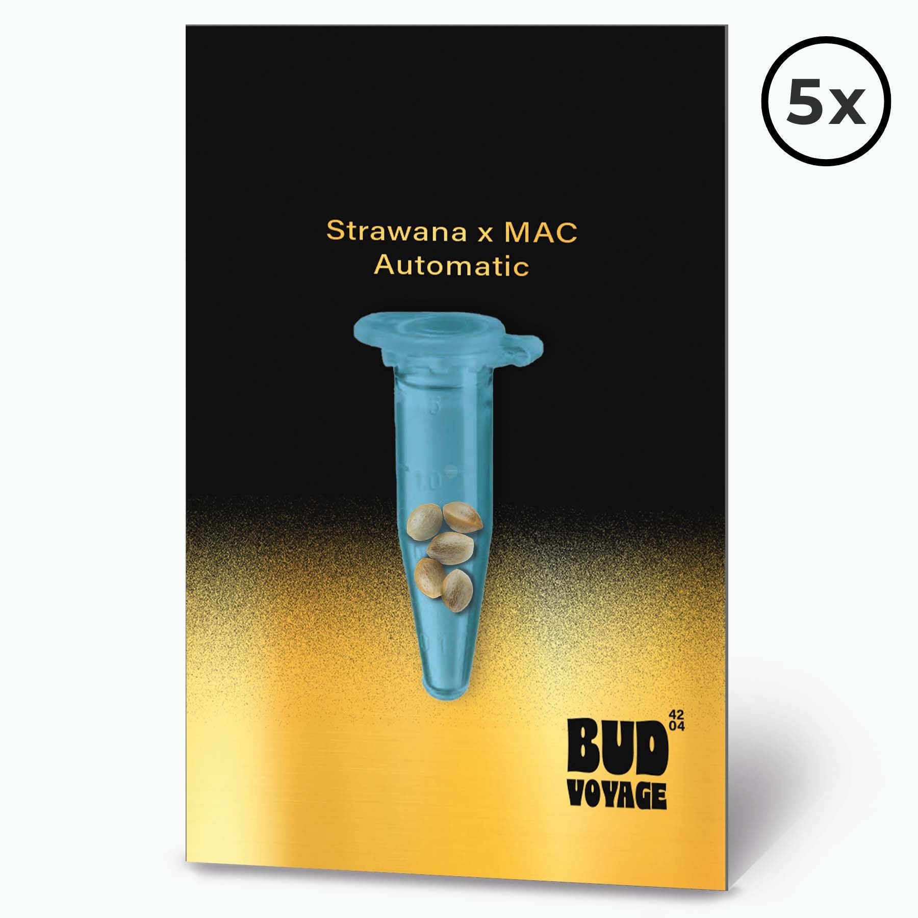 Digitální grafika Bud Voyage zobrazuje pět semen konopí Strawnana x MAC Automatic v průhledné skleněné tubě na zlatém a černém pozadí.
