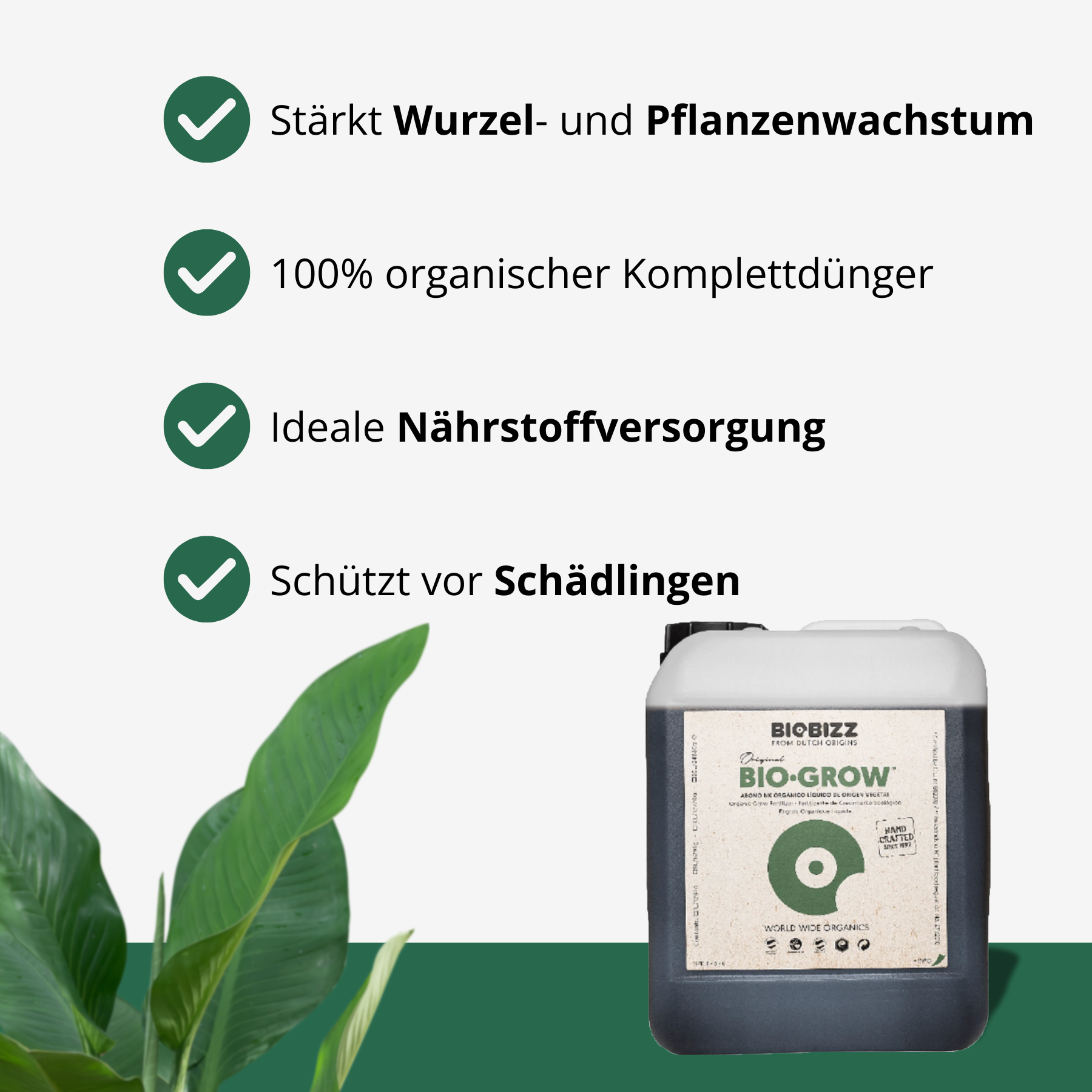Produktfoto: BioBizz Bio-Grow Bio-Dünger in einer braunen Flasche vor einem grünen Blatt mit  dunkelgrünen und hellgrünen Farbtönen, handgefertigt seit 1992,  100% organisch
