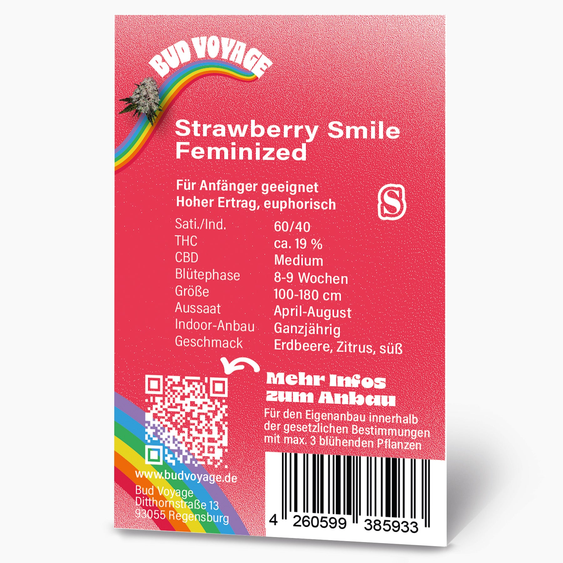 Bud Voyage Grafikdesign: Produktbeschreibung für Strawberry Smile feminisierte Hanfsamen mit Regenbogen, QR-Code und detaillierten Angaben zu THC-Gehalt, Blütezeit und fruchtigem Erdbeer-Zitrus-Aroma auf rosafarbenem Hintergrund
